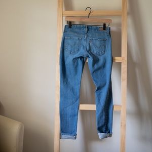 Levi Demi curve Mid Rise Skinny Jeans / Size 2/26